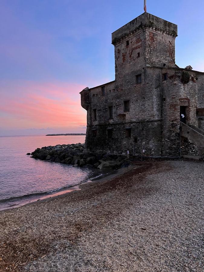 Torre D'Avorio: Renovated Apartment with Terrace Near City Center Rapallo Exterior photo